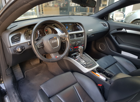 Audi RS5. Bluetooth, Navigation, Mirrolink.